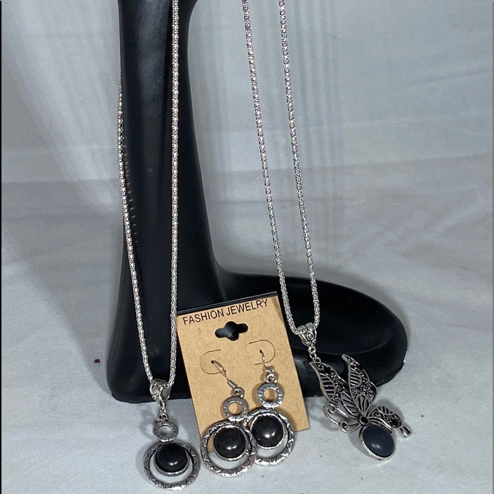 Jewelry set with semi- precious stones